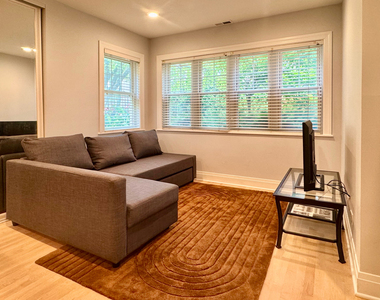 821 S Bell Avenue - Photo Thumbnail 1