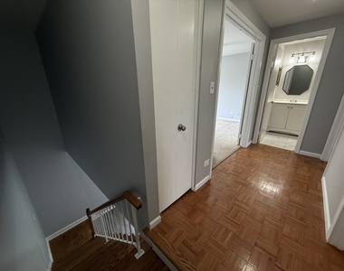 1927 Governors Lane - Photo Thumbnail 10