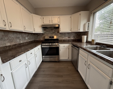 1927 Governors Lane - Photo Thumbnail 8