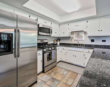 5631 S Elm Street - Photo Thumbnail 9