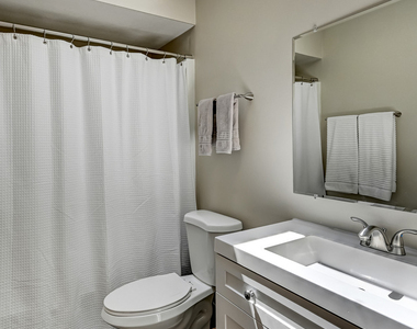 5631 S Elm Street - Photo Thumbnail 16