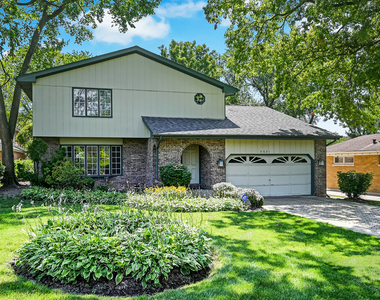 5631 S Elm Street - Photo Thumbnail 1