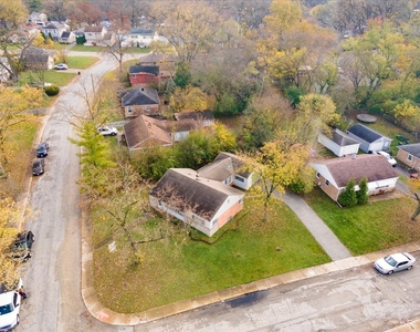 321 Onarga Street - Photo Thumbnail 5