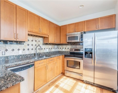 325 East Paces Ferry Road - Photo Thumbnail 11