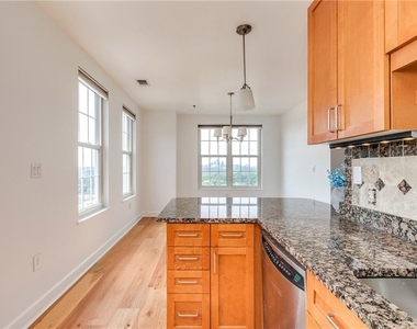 325 East Paces Ferry Road - Photo Thumbnail 13