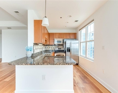 325 East Paces Ferry Road - Photo Thumbnail 9
