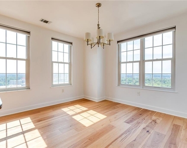 325 East Paces Ferry Road - Photo Thumbnail 7