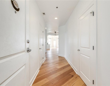 325 East Paces Ferry Road - Photo Thumbnail 1