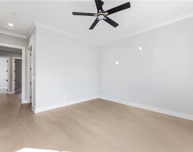 2035 Parkside Lane - Photo Thumbnail 25
