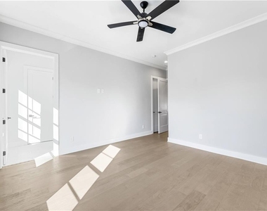 2035 Parkside Lane - Photo Thumbnail 26