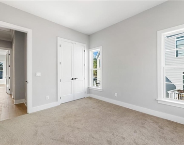 2035 Parkside Lane - Photo Thumbnail 32