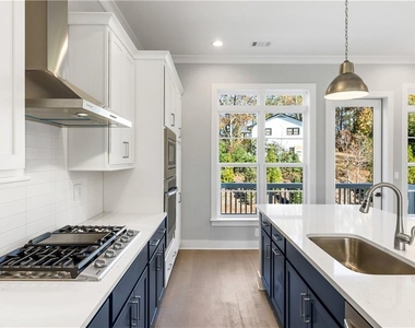 2035 Parkside Lane - Photo Thumbnail 16