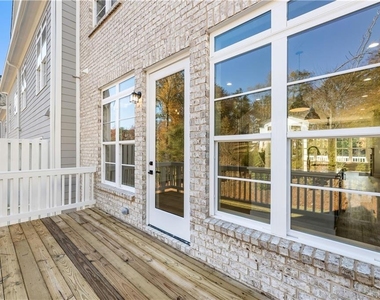 2035 Parkside Lane - Photo Thumbnail 20