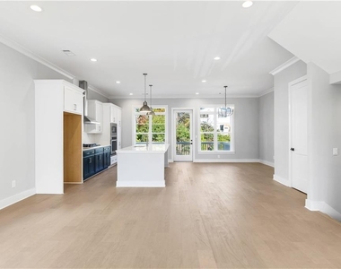 2035 Parkside Lane - Photo Thumbnail 10