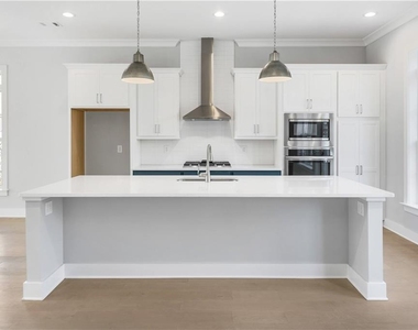 2035 Parkside Lane - Photo Thumbnail 13