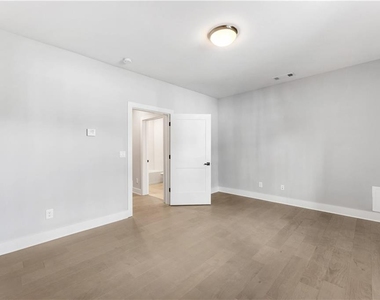2035 Parkside Lane - Photo Thumbnail 39