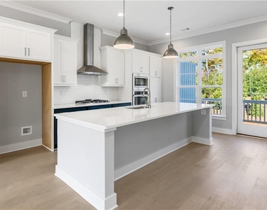 2035 Parkside Lane - Photo Thumbnail 12