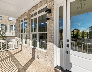 2035 Parkside Lane - Photo Thumbnail 4