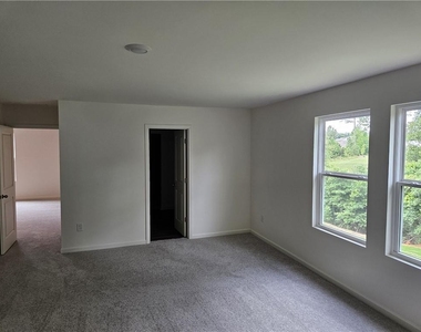 326 Silverton Drive - Photo Thumbnail 16