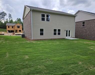 326 Silverton Drive - Photo Thumbnail 4