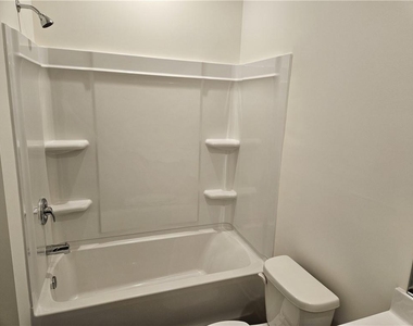 326 Silverton Drive - Photo Thumbnail 27