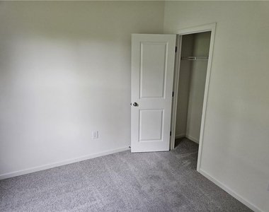 326 Silverton Drive - Photo Thumbnail 17