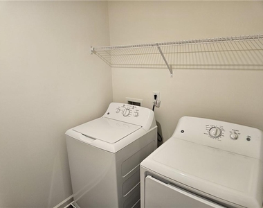 326 Silverton Drive - Photo Thumbnail 28