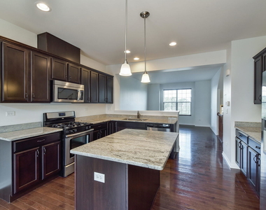 2511 Dunraven Avenue - Photo Thumbnail 6