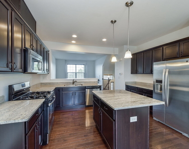 2511 Dunraven Avenue - Photo Thumbnail 5
