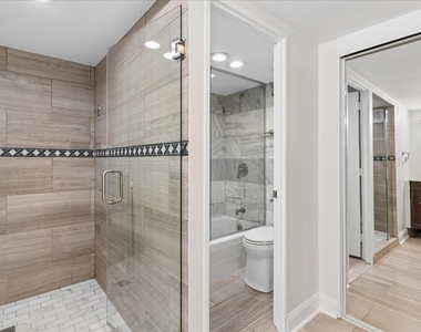 175 E Delaware Place - Photo Thumbnail 20