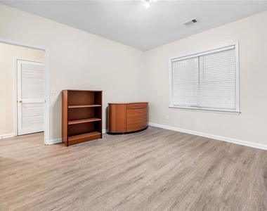 3944 Howell Park Road - Photo Thumbnail 6