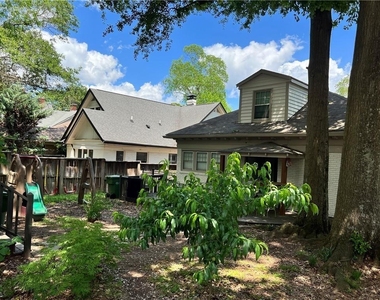 616 Seminole Avenue Ne - Photo Thumbnail 5