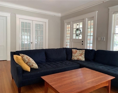 616 Seminole Avenue Ne - Photo Thumbnail 10