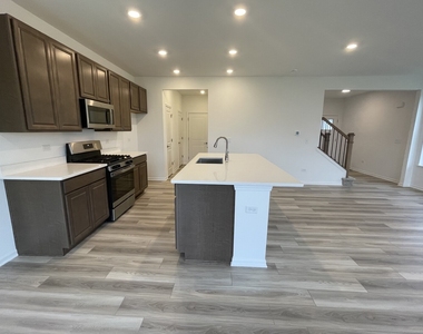 25550 W Maurice Lane - Photo Thumbnail 4