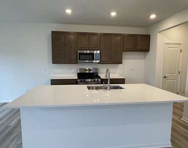 25550 W Maurice Lane - Photo Thumbnail 6