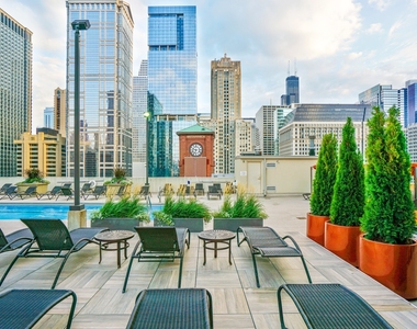 345 N Lasalle Drive - Photo Thumbnail 17