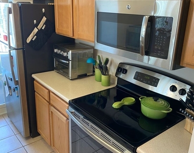 345 N Lasalle Drive - Photo Thumbnail 8