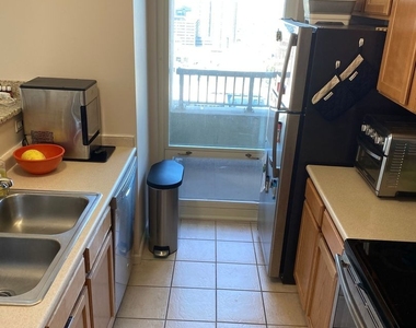 345 N Lasalle Drive - Photo Thumbnail 7