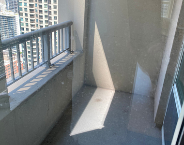 345 N Lasalle Drive - Photo Thumbnail 11