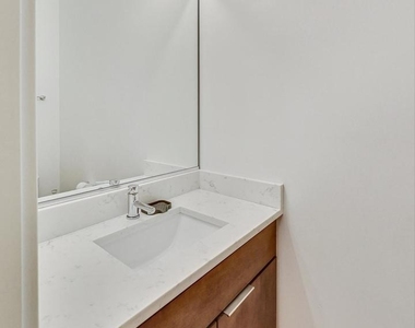 8101 Floral Avenue - Photo Thumbnail 13