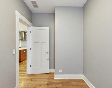 8101 Floral Avenue - Photo Thumbnail 10