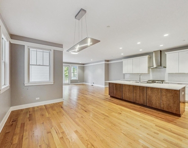 8101 Floral Avenue - Photo Thumbnail 8