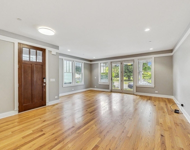 8101 Floral Avenue - Photo Thumbnail 2