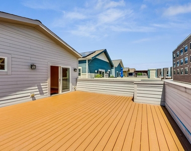 8101 Floral Avenue - Photo Thumbnail 29