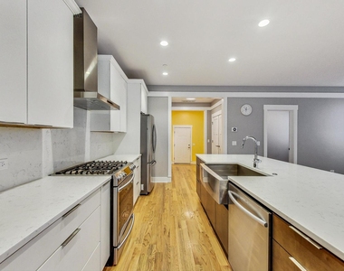 8101 Floral Avenue - Photo Thumbnail 6