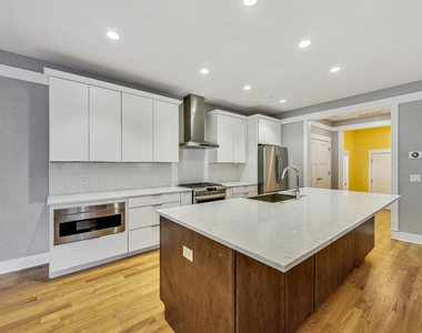 8101 Floral Avenue - Photo Thumbnail 5