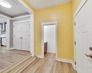 8101 Floral Avenue - Photo Thumbnail 12