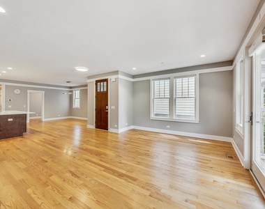 8101 Floral Avenue - Photo Thumbnail 3