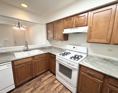 652 Lincoln Station Drive - Photo Thumbnail 4