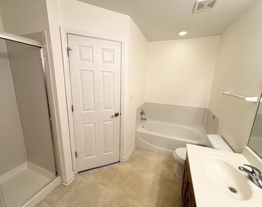 652 Lincoln Station Drive - Photo Thumbnail 8